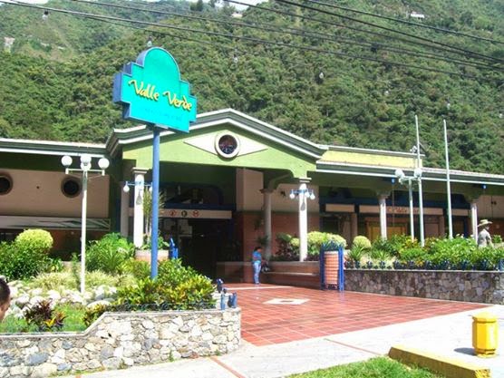 Fachada del Centro Comercial Valle Verde
